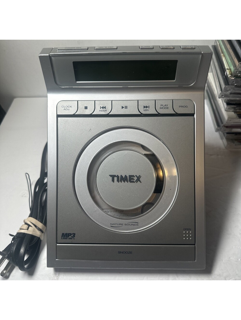 Timex T609T Stereo CD Dual Alarm Clock Radio (Silver / Titanium) Front Facing